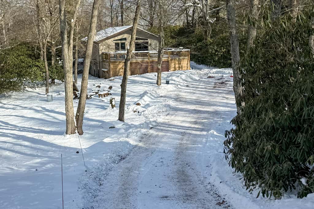 Lake Harmony Estates Home | Fire Pit | Game Room