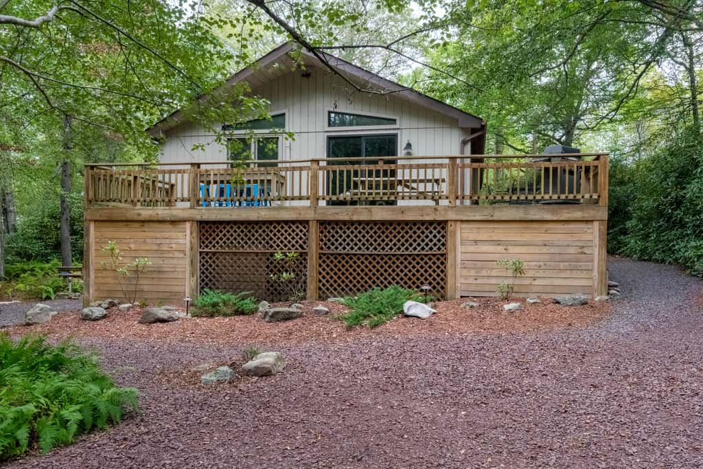 Lake Harmony Estates Home | Fire Pit | Game Room