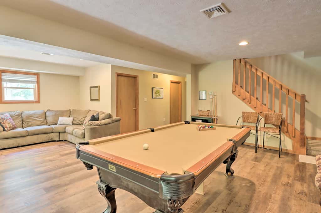 Deck, Hot Tub & Game Room: Lake Harmony Home