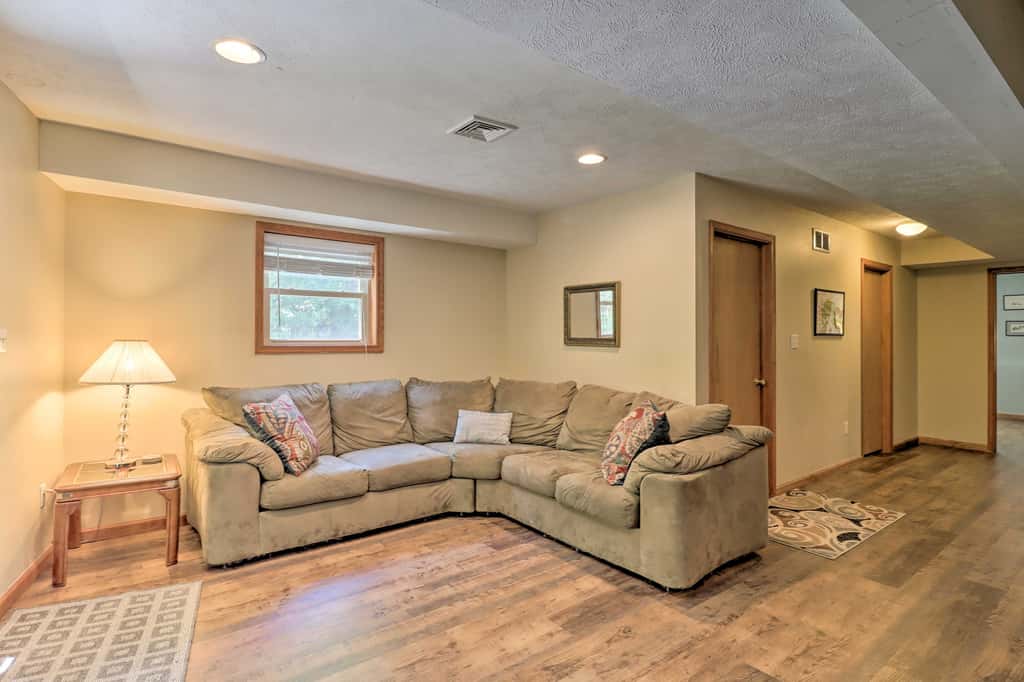 Deck, Hot Tub & Game Room: Lake Harmony Home