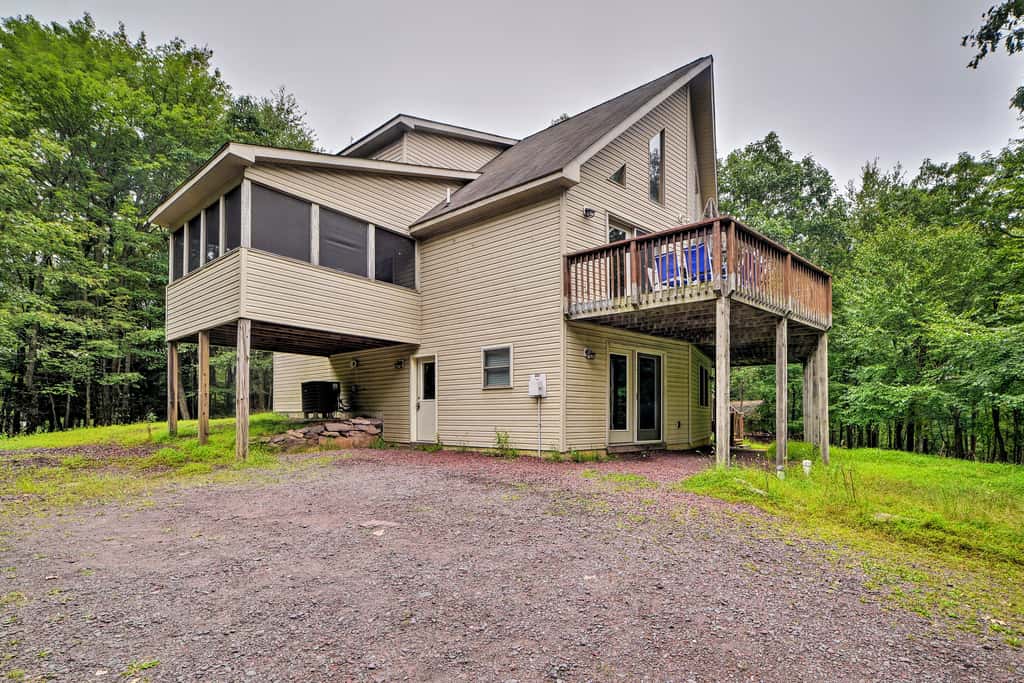 Deck, Hot Tub & Game Room: Lake Harmony Home