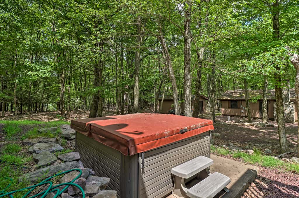 Deck, Hot Tub & Game Room: Lake Harmony Home