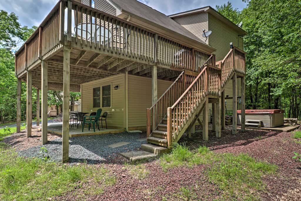 Deck, Hot Tub & Game Room: Lake Harmony Home