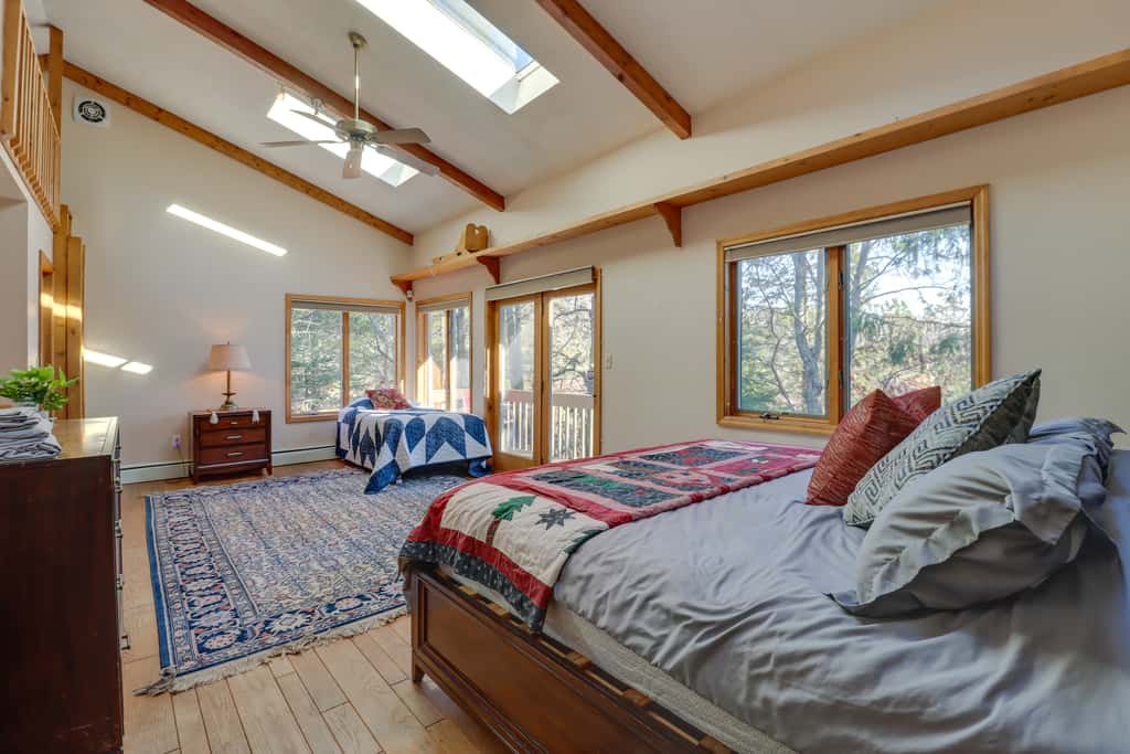 Near Skiing: Lakefront Gem w/ Kayaks in Long Pond