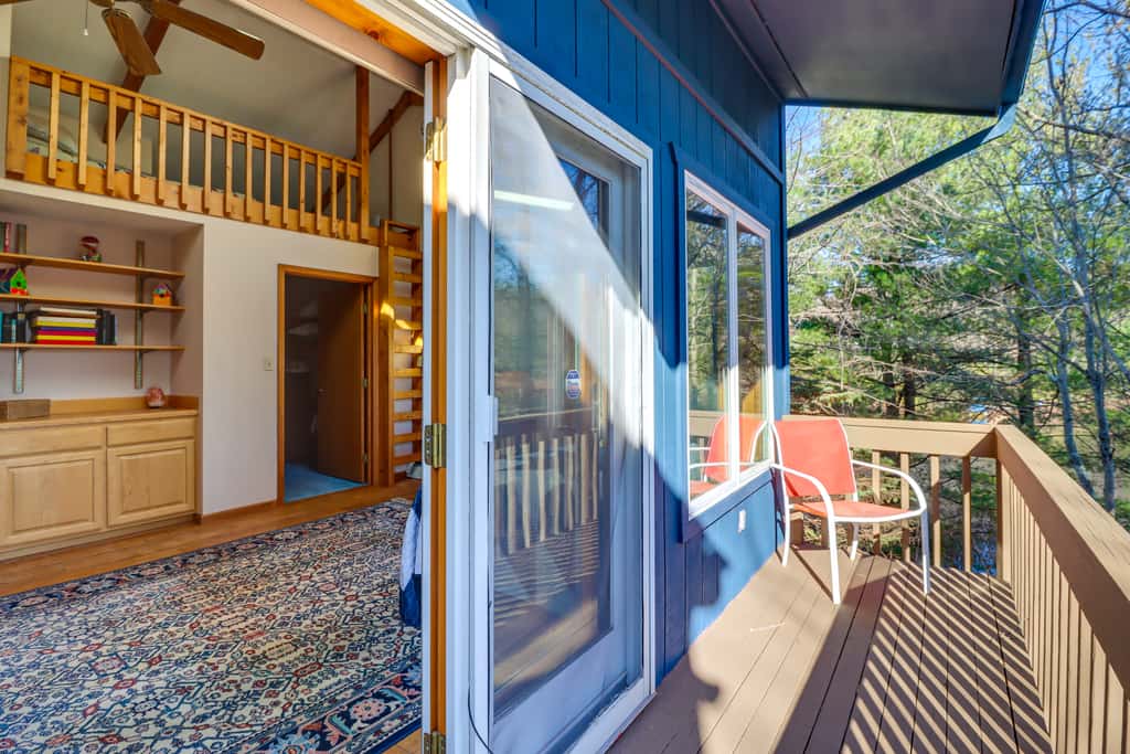 Near Skiing: Lakefront Gem w/ Kayaks in Long Pond
