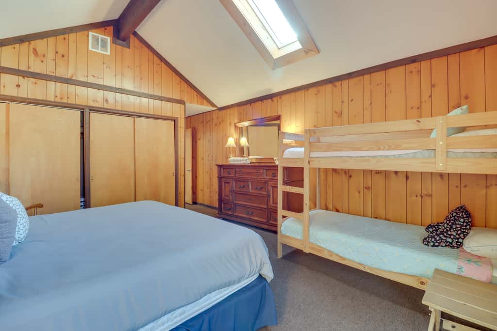 Near Skiing: Lakefront Gem w/ Kayaks in Long Pond