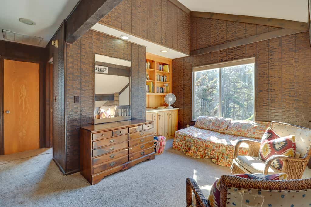 Near Skiing: Lakefront Gem w/ Kayaks in Long Pond