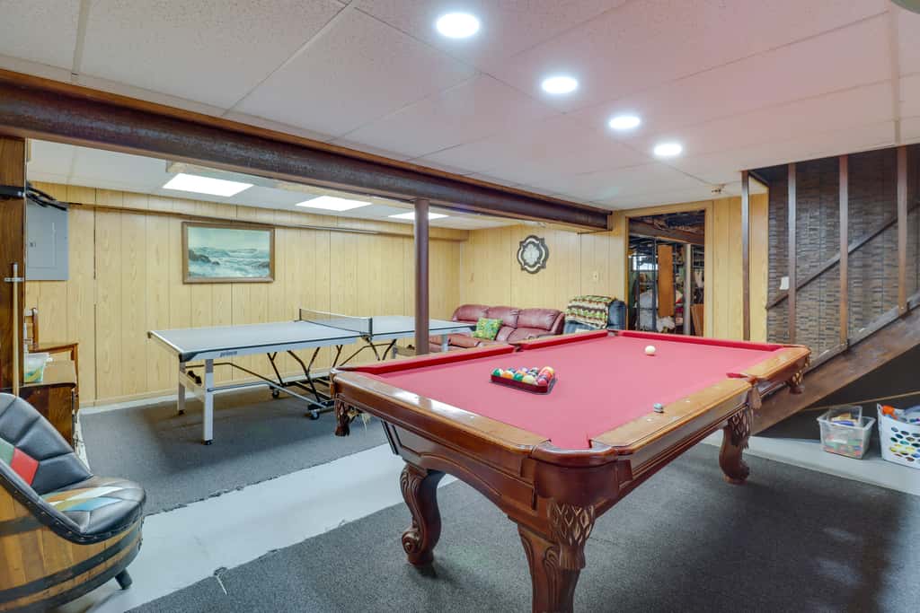 Near Skiing: Lakefront Gem w/ Kayaks in Long Pond