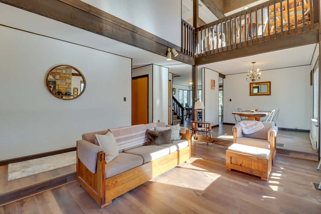 Near Skiing: Lakefront Gem w/ Kayaks in Long Pond