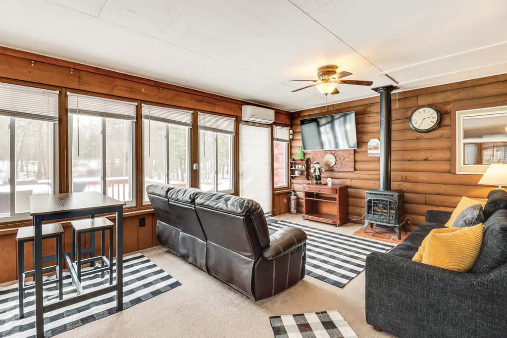 Hike + Ski: Log Cabin in East Stroudsburg!