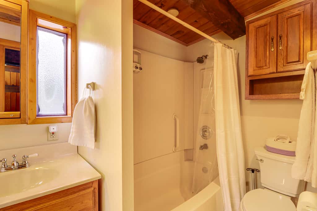 Hike + Ski: Log Cabin in East Stroudsburg!