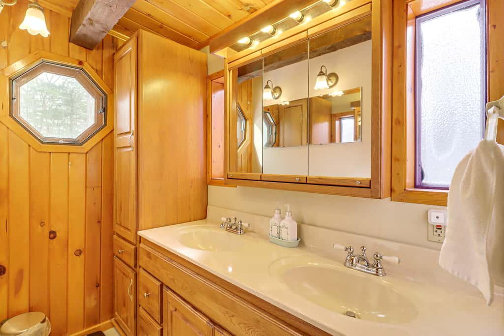 Hike + Ski: Log Cabin in East Stroudsburg!