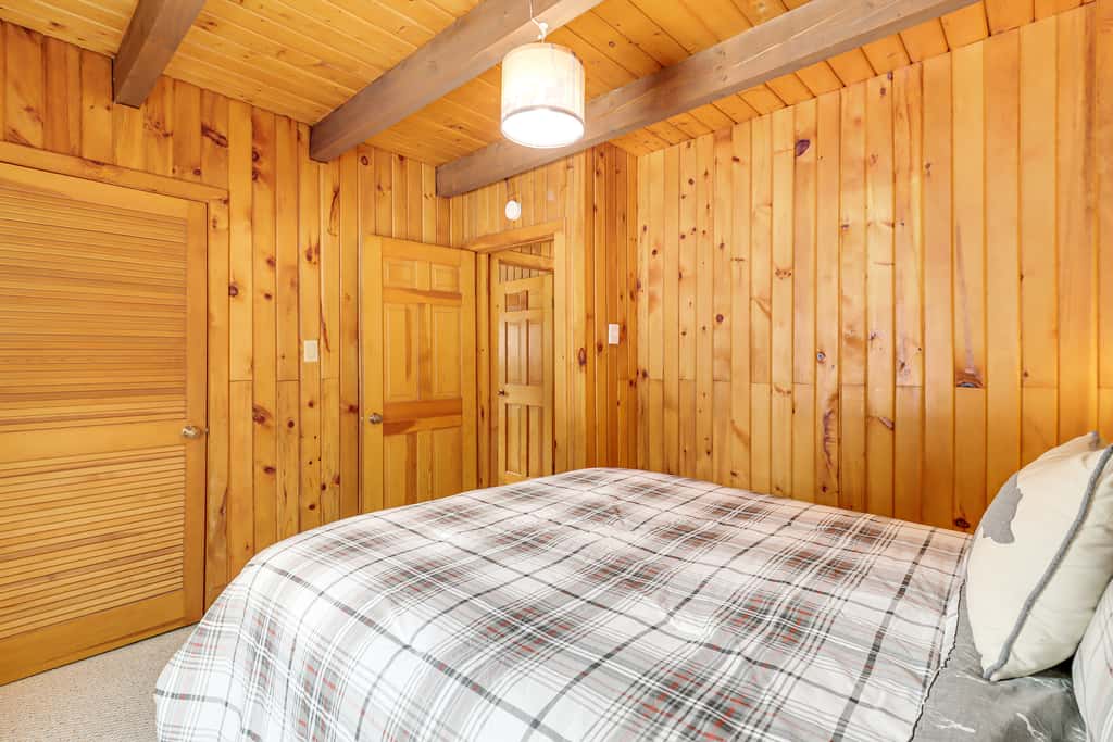 Hike + Ski: Log Cabin in East Stroudsburg!