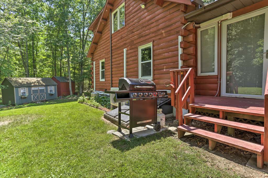 Hike + Ski: Log Cabin in East Stroudsburg!