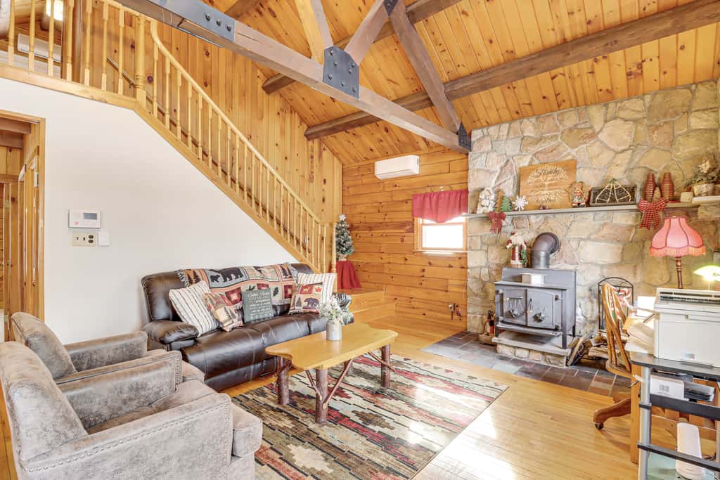 Hike + Ski: Log Cabin in East Stroudsburg!