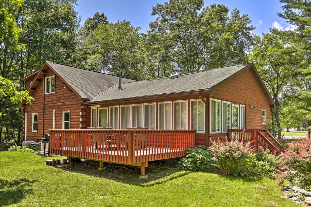Hike + Ski: Log Cabin in East Stroudsburg!