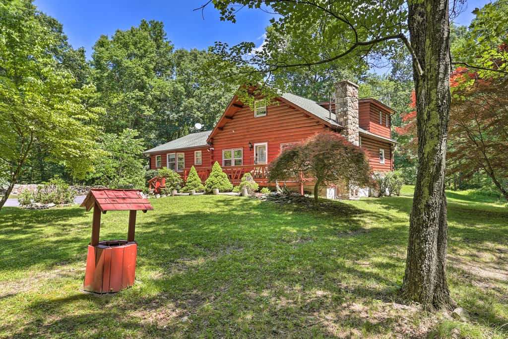 Hike + Ski: Log Cabin in East Stroudsburg!