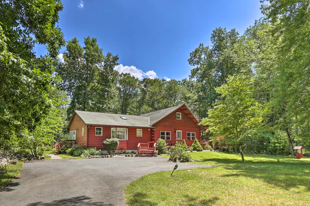 Hike + Ski: Log Cabin in East Stroudsburg!