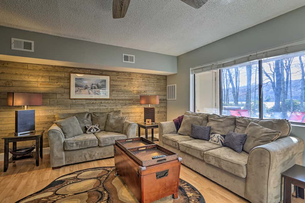 On Big Boulder Lake: Condo w/ Community Pools!