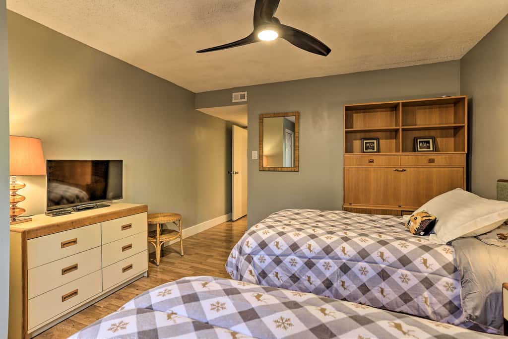 On Big Boulder Lake: Condo w/ Community Pools!