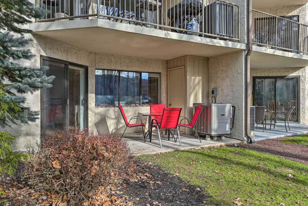 On Big Boulder Lake: Condo w/ Community Pools!