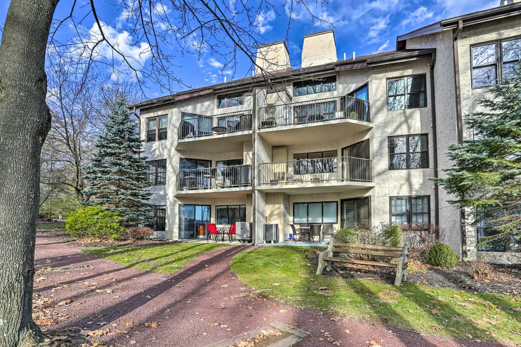 On Big Boulder Lake: Condo w/ Community Pools!