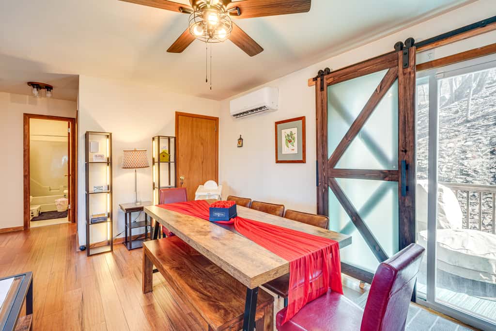 Fire Pit & Gas Grill: Charming Poconos Abode!