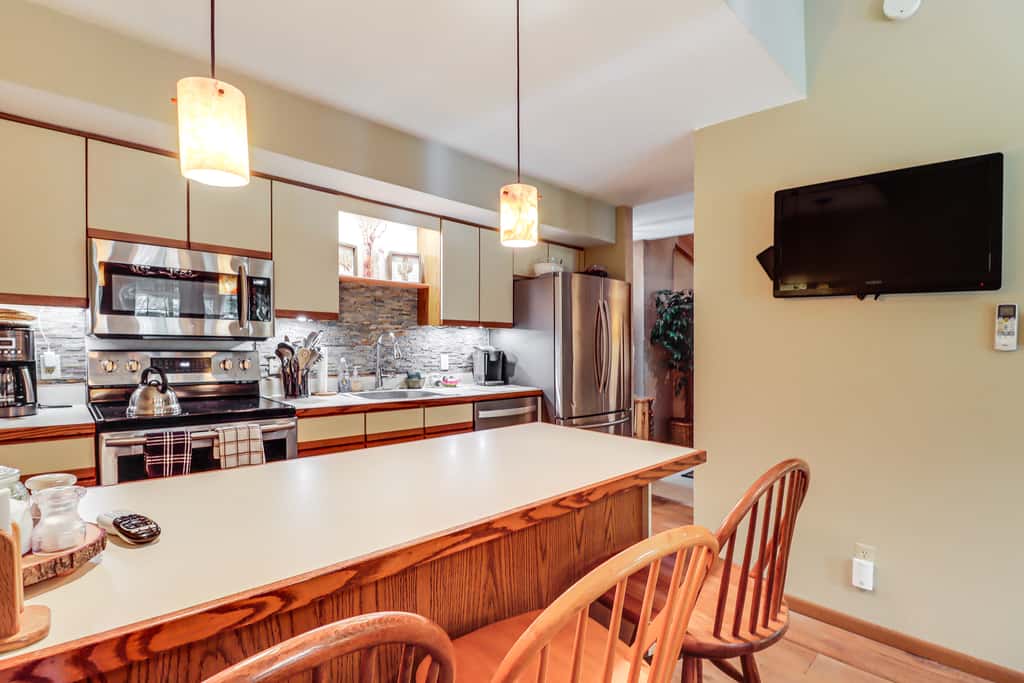 Walk to Dining! Townhome 1 Mi to Big Boulder Mtn