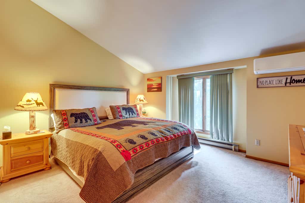 Walk to Dining! Townhome 1 Mi to Big Boulder Mtn