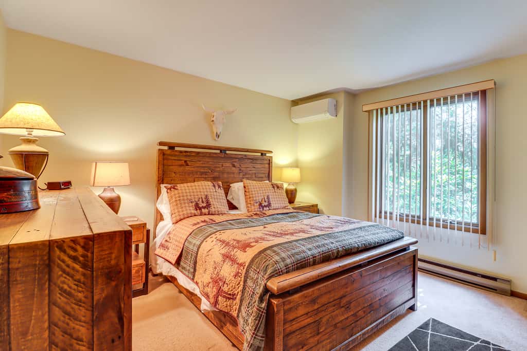 Walk to Dining! Townhome 1 Mi to Big Boulder Mtn