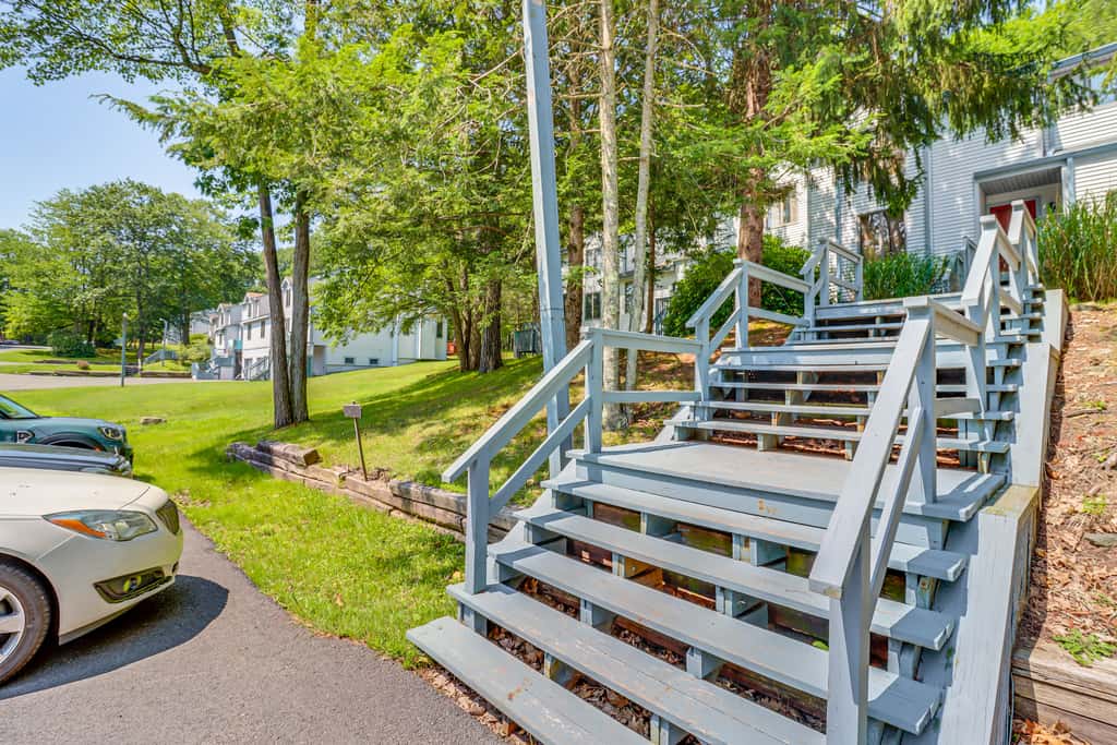 Walk to Dining! Townhome 1 Mi to Big Boulder Mtn