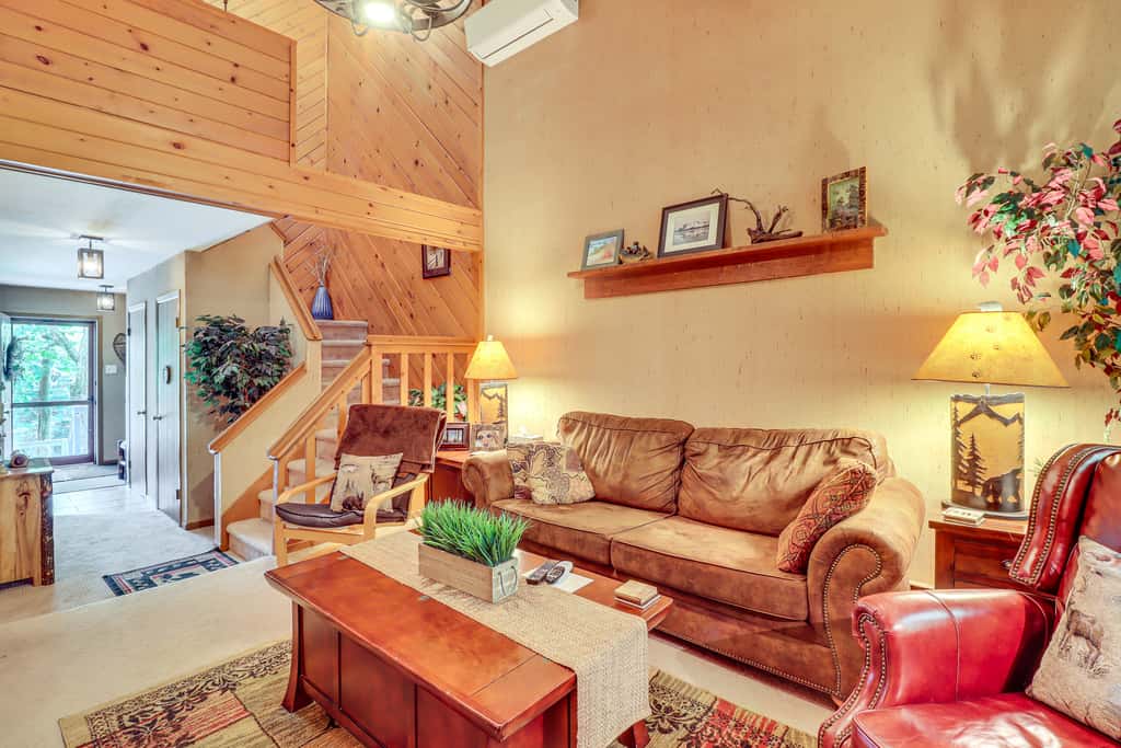 Walk to Dining! Townhome 1 Mi to Big Boulder Mtn