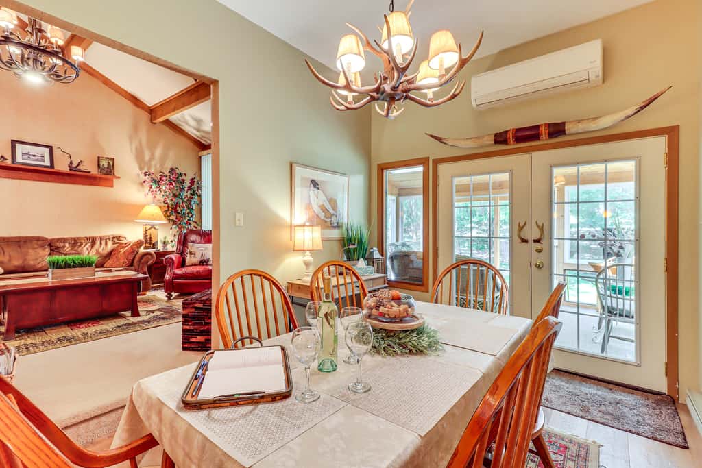 Walk to Dining! Townhome 1 Mi to Big Boulder Mtn
