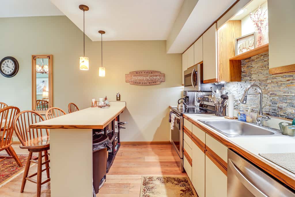 Walk to Dining! Townhome 1 Mi to Big Boulder Mtn