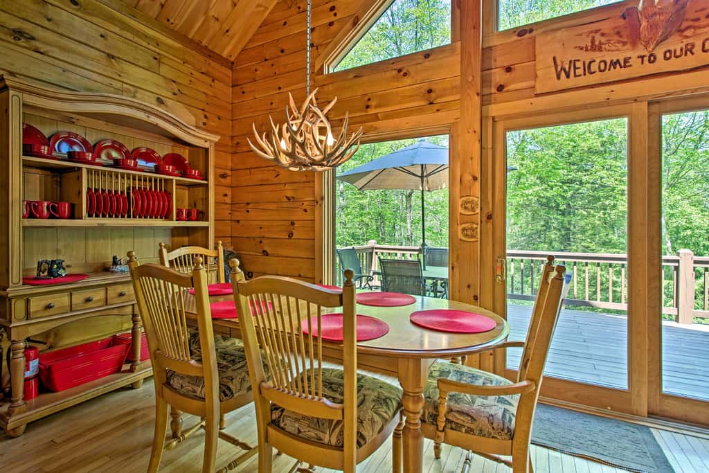 Fire Pit & Hot Tub: Poconos Family Cabin!