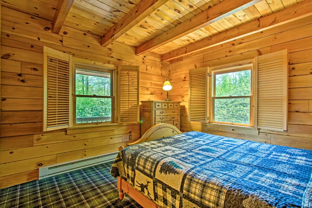 Fire Pit & Hot Tub: Poconos Family Cabin!