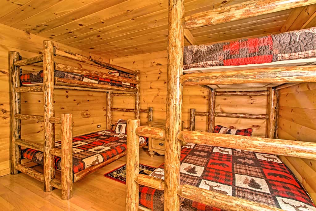 Fire Pit & Hot Tub: Poconos Family Cabin!