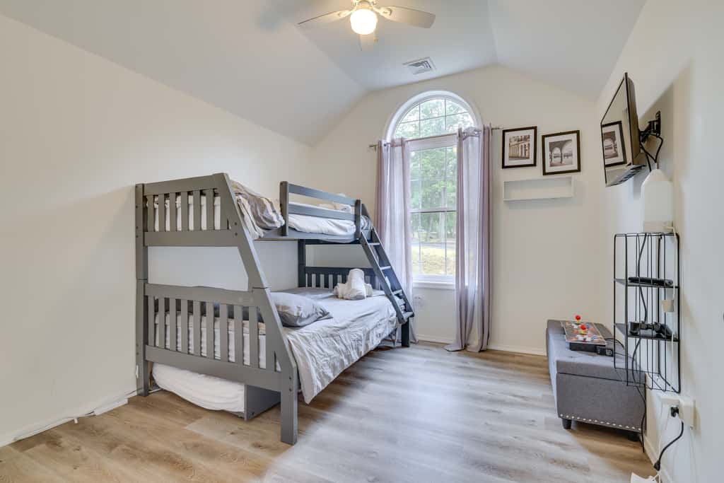 7 Mi to Camelback Mtn: Chic Penn Estates Home