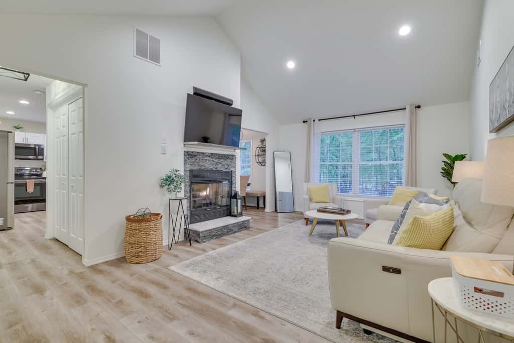 7 Mi to Camelback Mtn: Chic Penn Estates Home