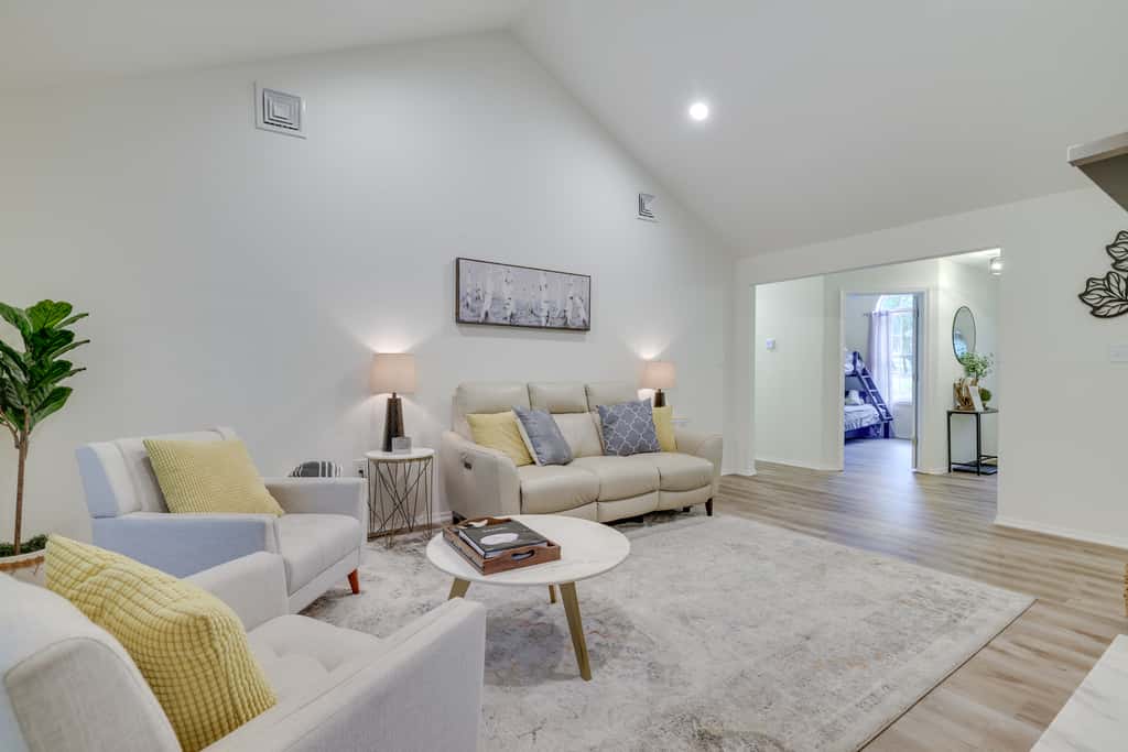 7 Mi to Camelback Mtn: Chic Penn Estates Home