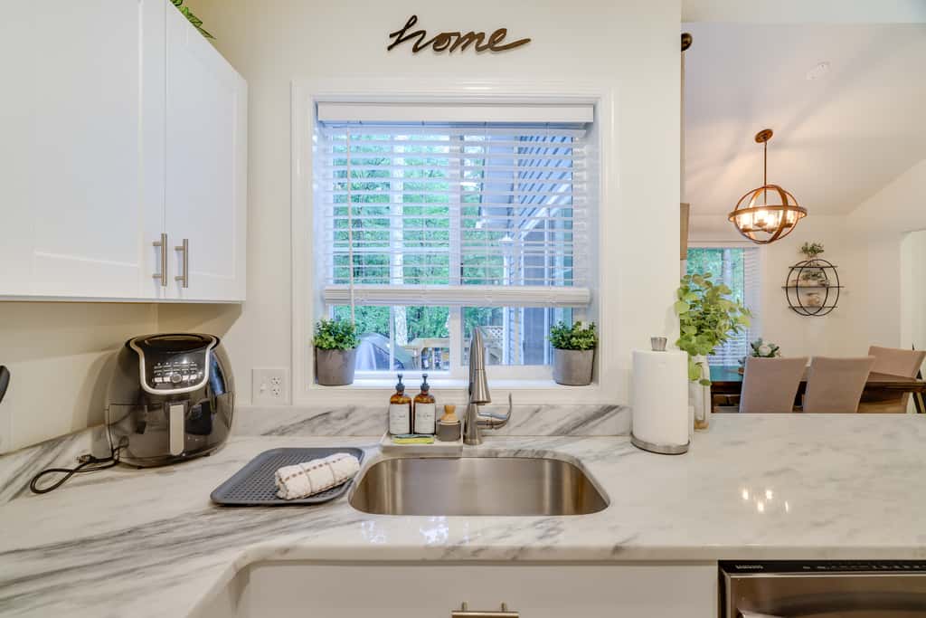 7 Mi to Camelback Mtn: Chic Penn Estates Home