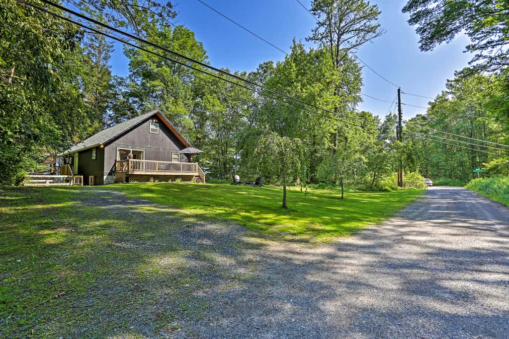 Deck & Gas Grill: Modern East Stroudsburg Home!