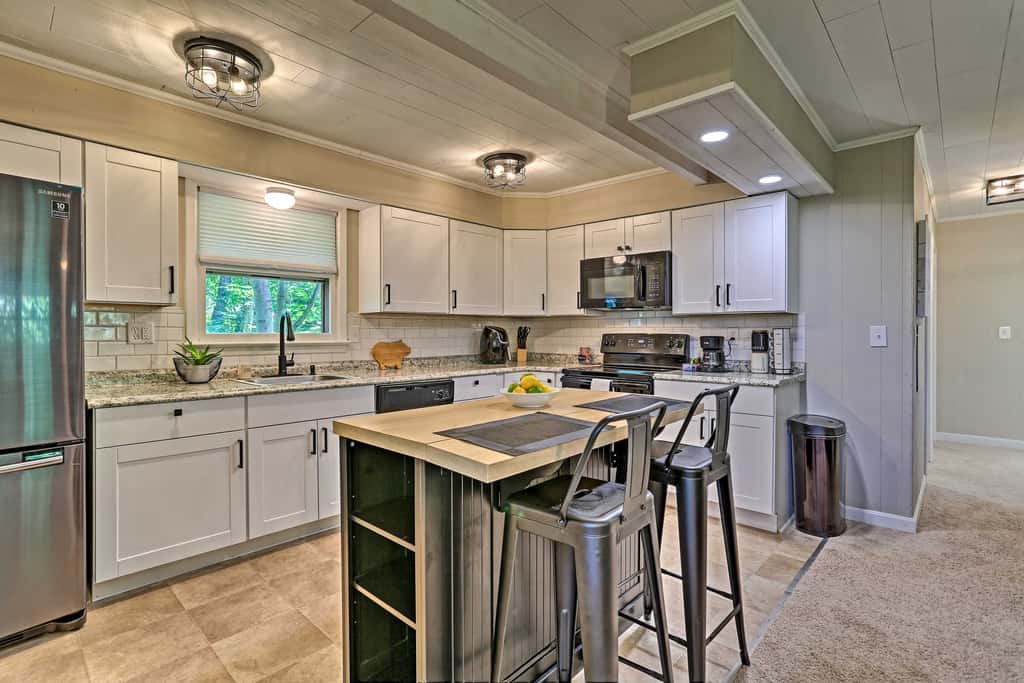 Deck & Gas Grill: Modern East Stroudsburg Home!