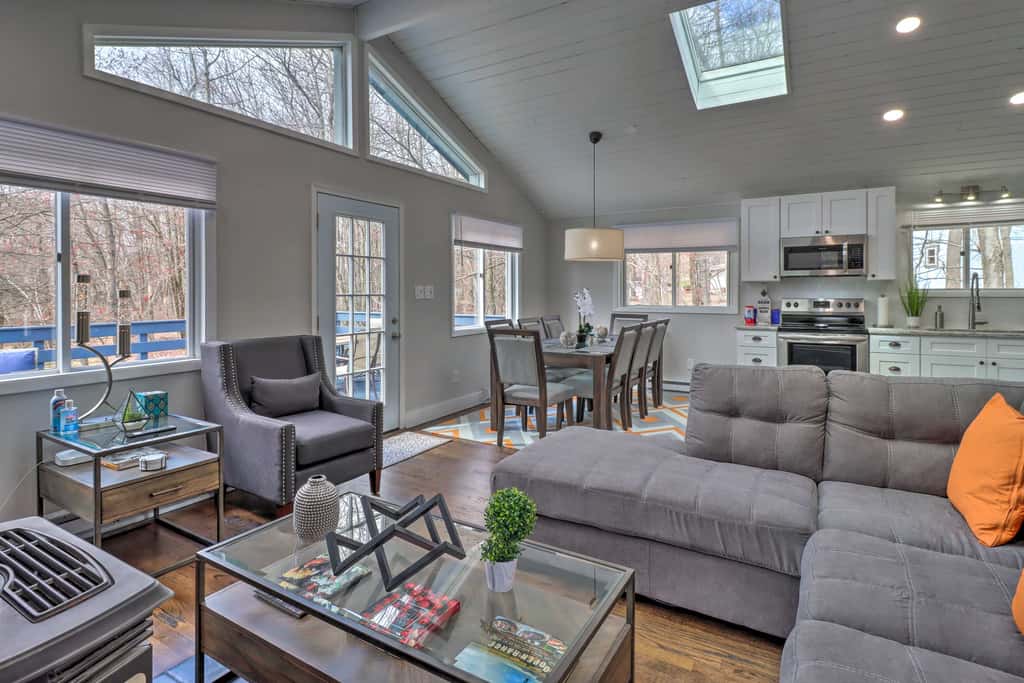 6 Mi to Camelback Slopes! Home w/ Game Room