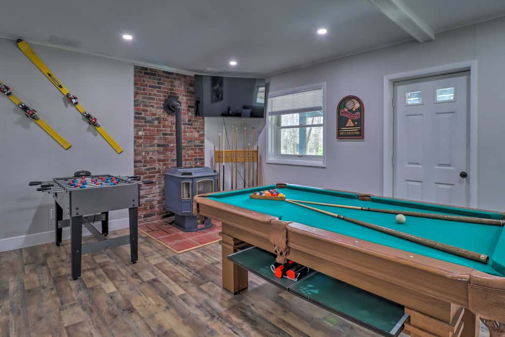 6 Mi to Camelback Slopes! Home w/ Game Room