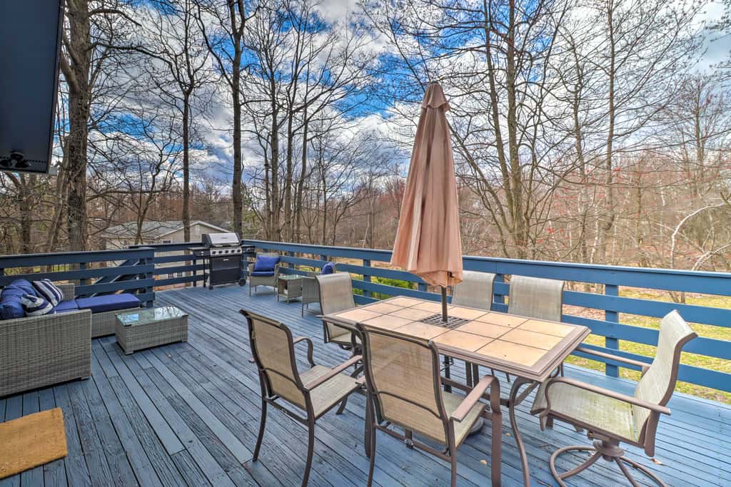 6 Mi to Camelback Slopes! Home w/ Game Room