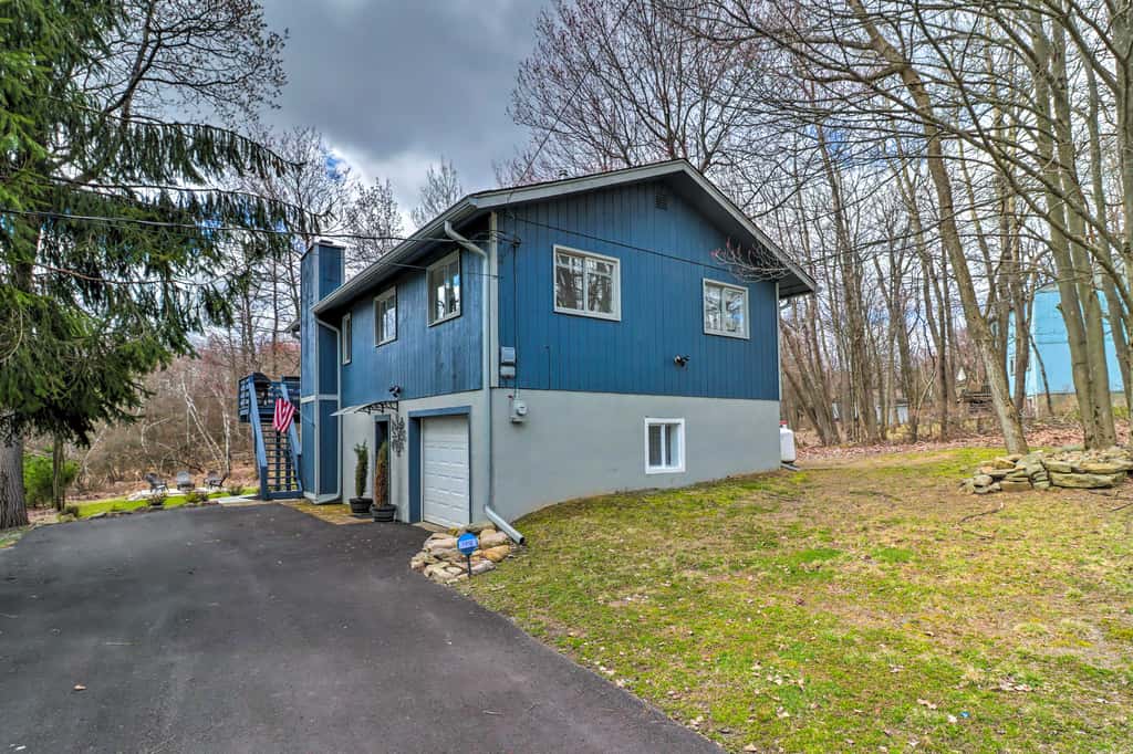 6 Mi to Camelback Slopes! Home w/ Game Room