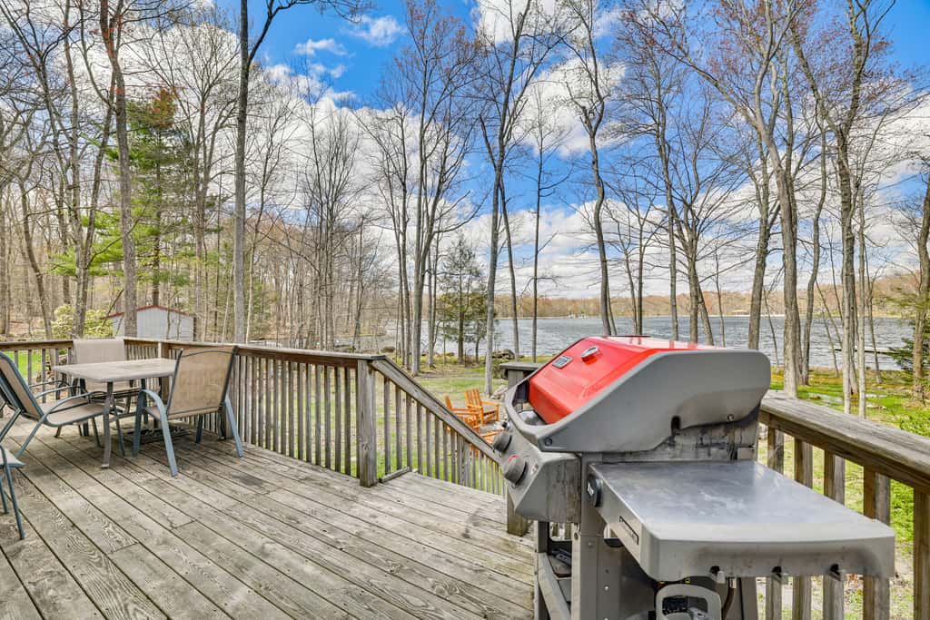 Pocono Lake Home w/ Fire Pit: Walk to Ski Hill!