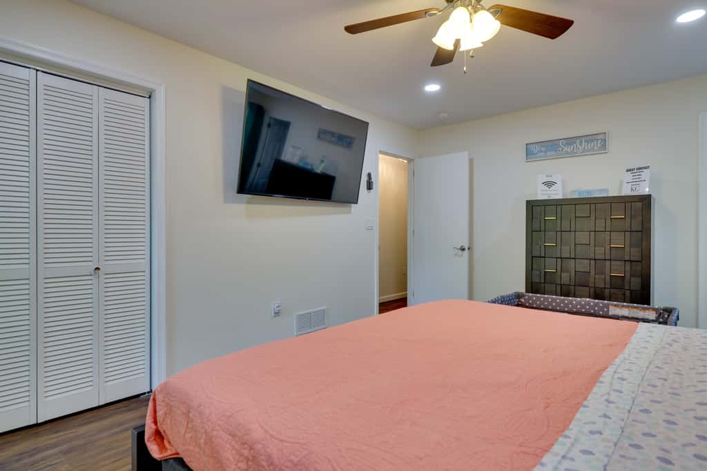 2 Game Rooms! Family Poconos Home 9 Mi to Slopes