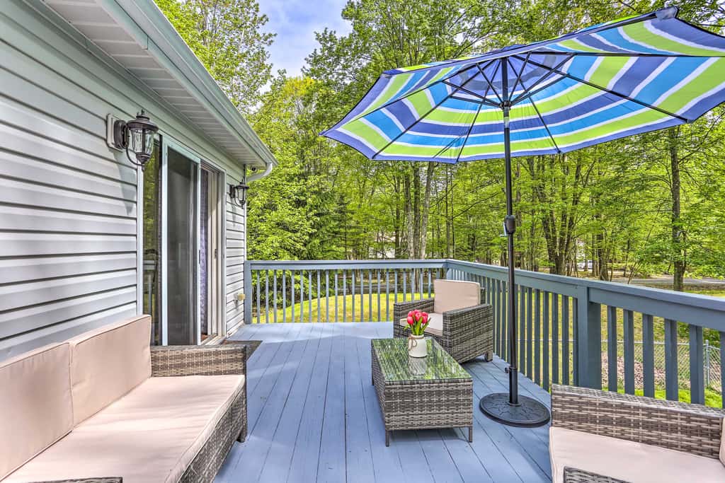 2 Game Rooms! Family Poconos Home 9 Mi to Slopes